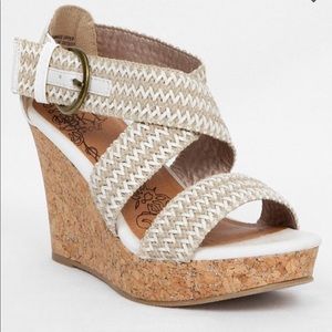 BKE SOLE REID SANDAL. Size 7.5